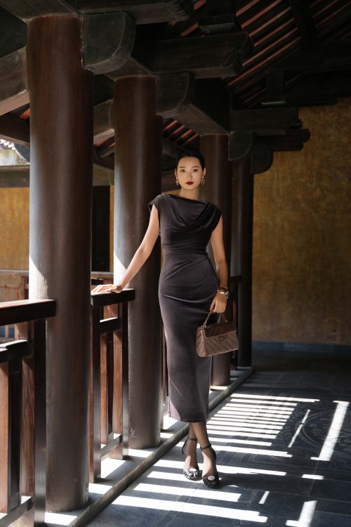 Sixdo Teak Velvet Pencil Dress